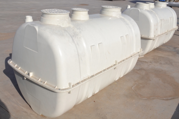 玻璃鋼化糞池該怎樣選擇大小和放置的地址的問(wèn)題 玻璃鋼化糞池該怎樣選擇大小和放置的地址的問(wèn)題