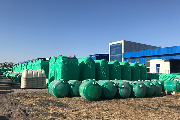 玻璃鋼化糞池在搬運(yùn)的時(shí)候要注意哪些事項(xiàng)